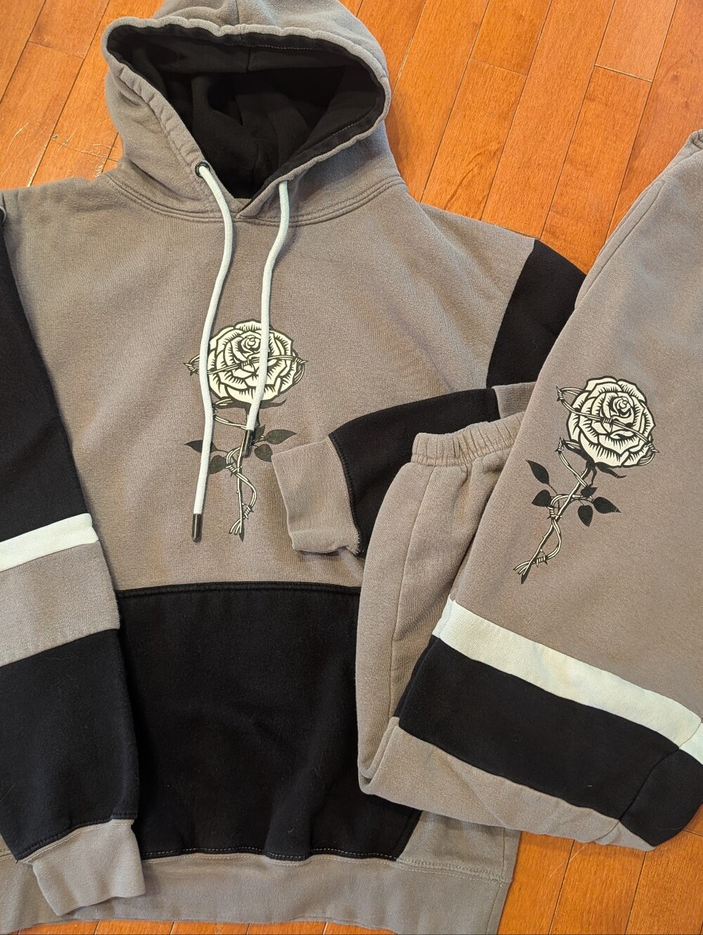 Colby Brock Rose & Thorn Color Block Hoodie & Sweatpants Set Sz M